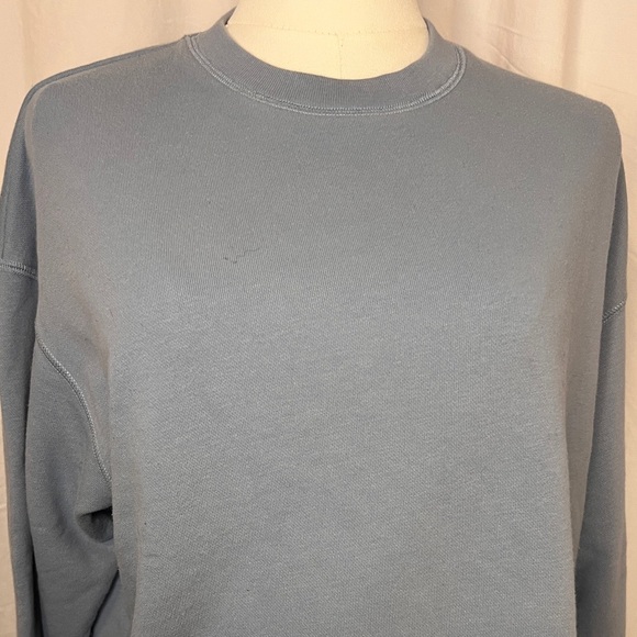 Uniqlo Purple Cropped Sweatshirt - Size L - Picture 3 of 13